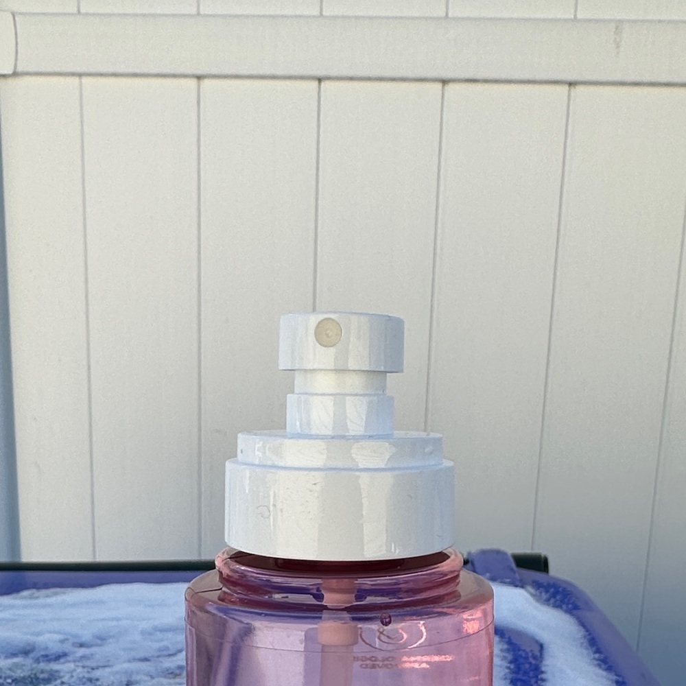 Victoria's Secret Coconut Milk Rose Mist brand new with tags - Picture 3 of 4